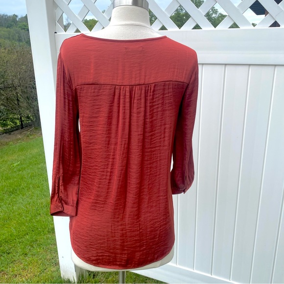 GAP Factory Tierra Red 3/4 Sleeve Blouse - Picture 7 of 15